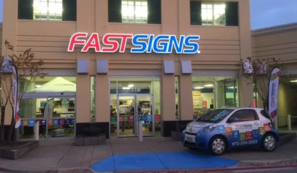 FASTSIGNS Franchise Cost