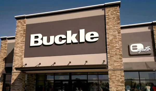 Buckle Business Model